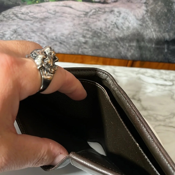 Louis Vuitton Green Canvas Trifold Wallet in GUC - Picture 13 of 15